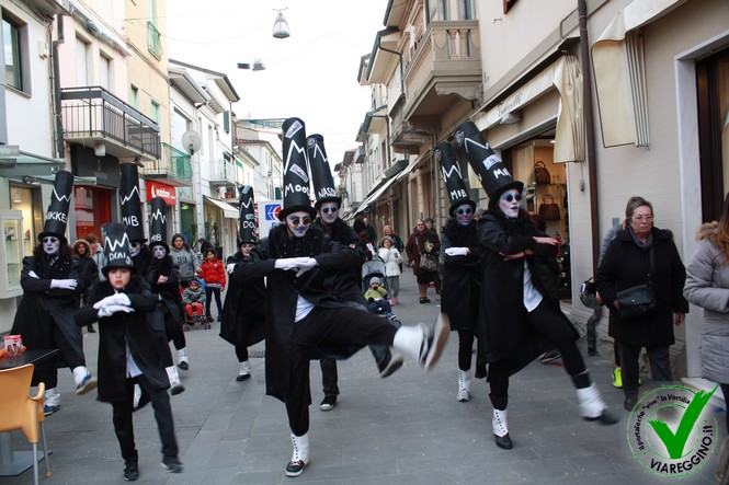 Ingrandisci la foto
