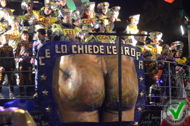 Ingrandisci la foto