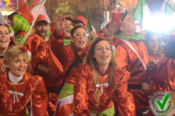Ingrandisci la foto