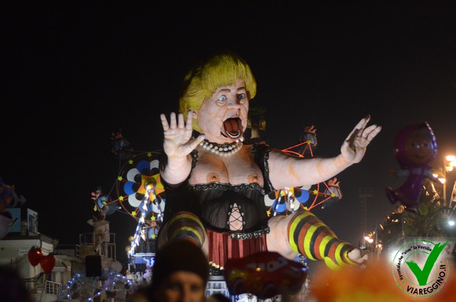 Ingrandisci la foto