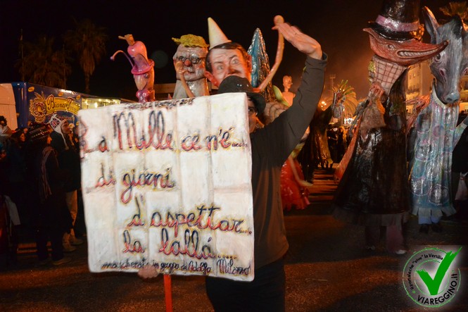 Ingrandisci la foto