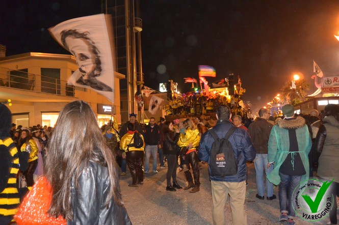 Ingrandisci la foto