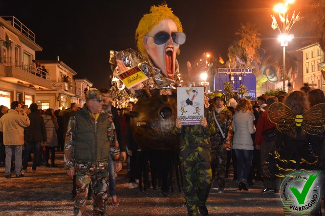 Ingrandisci la foto