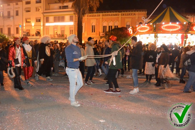 Ingrandisci la foto