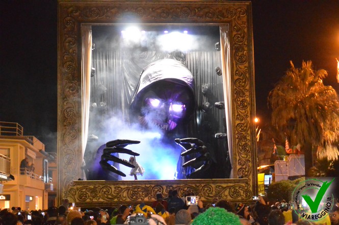 Ingrandisci la foto