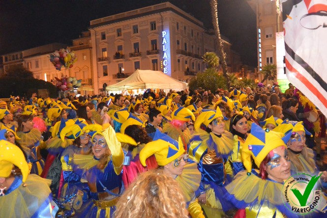 Ingrandisci la foto