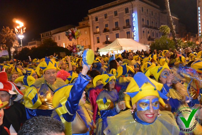 Ingrandisci la foto