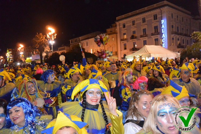 Ingrandisci la foto