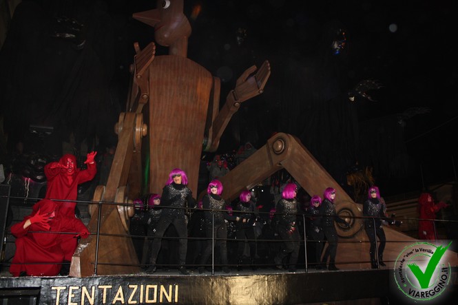 Ingrandisci la foto