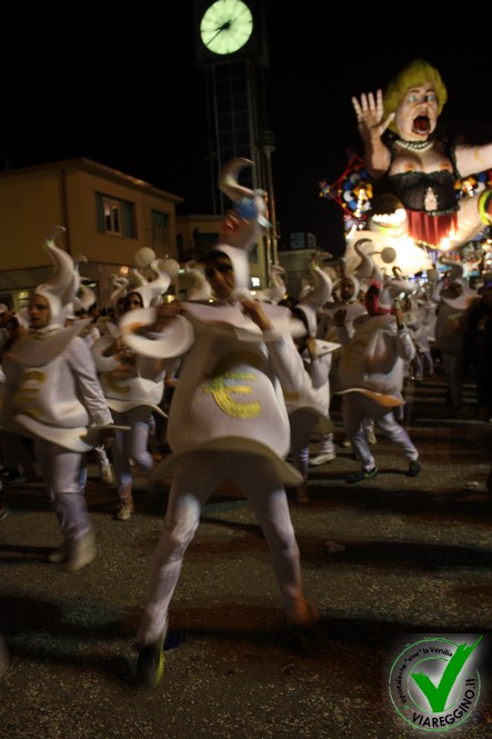 Ingrandisci la foto