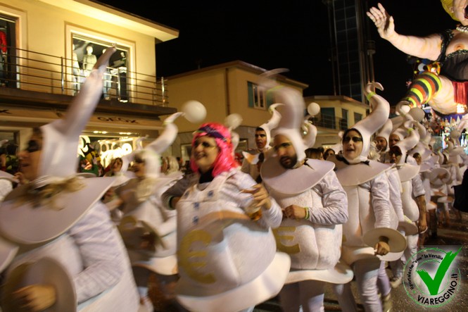 Ingrandisci la foto