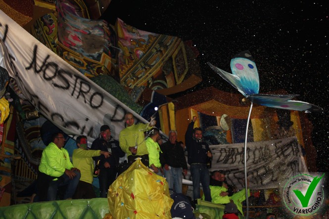 Ingrandisci la foto