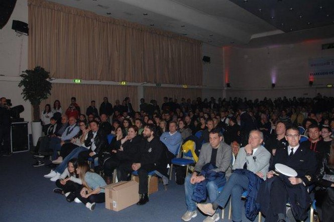 Ingrandisci la foto