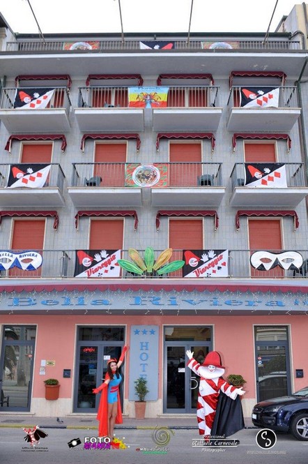 Ingrandisci la foto
