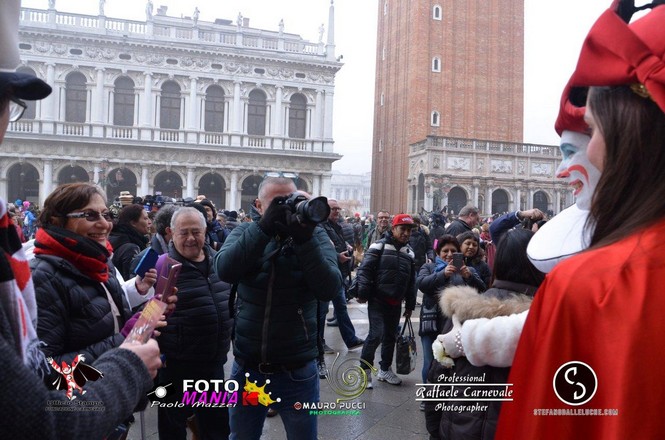 Ingrandisci la foto