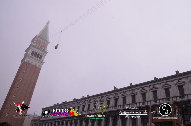Ingrandisci la foto