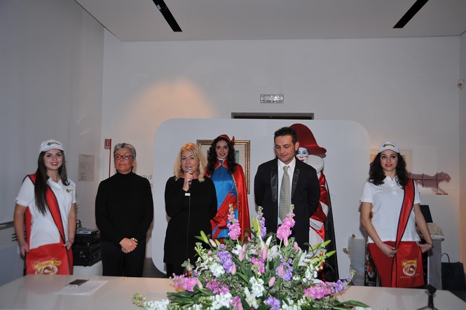Ingrandisci la foto