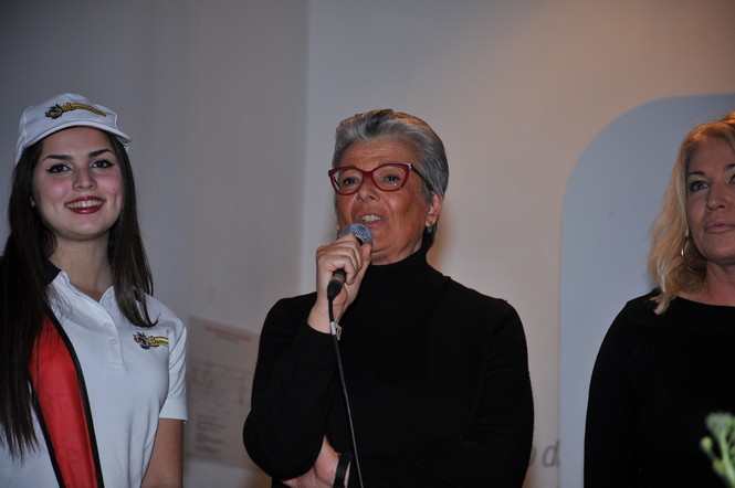 Ingrandisci la foto