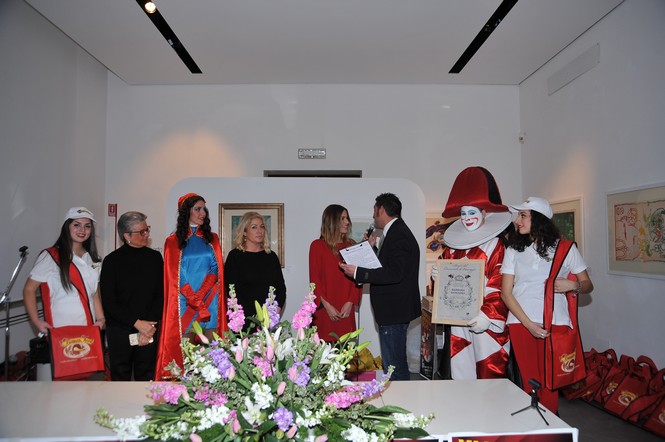 Ingrandisci la foto