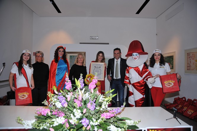 Ingrandisci la foto