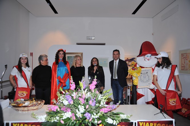 Ingrandisci la foto