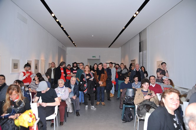 Ingrandisci la foto