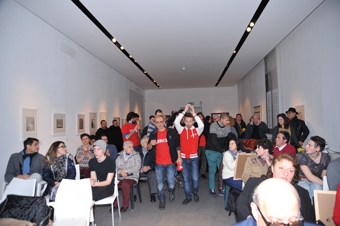 Ingrandisci la foto
