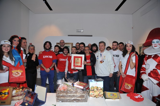 Ingrandisci la foto