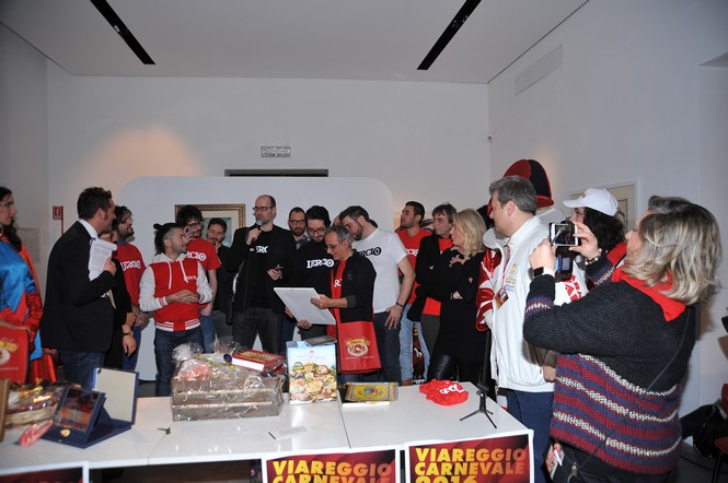 Ingrandisci la foto