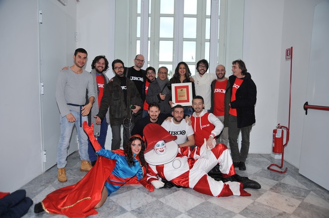 Ingrandisci la foto