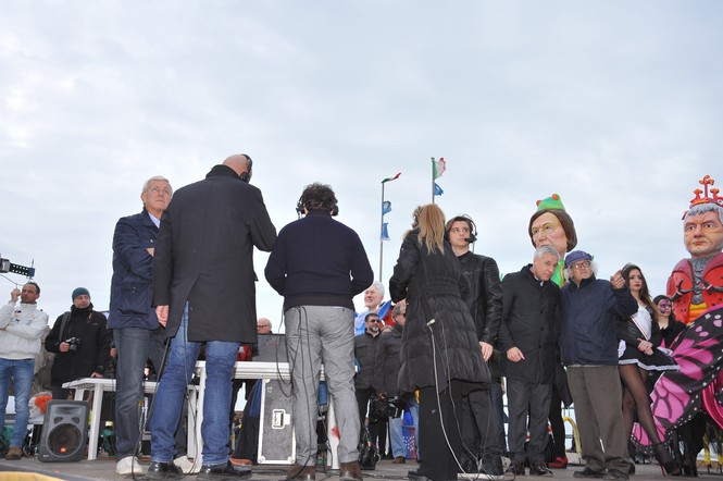 Ingrandisci la foto