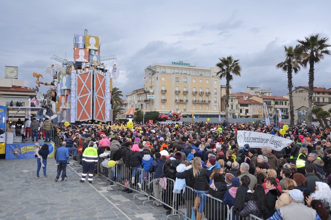 Ingrandisci la foto