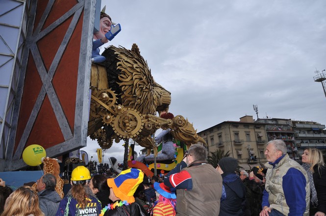 Ingrandisci la foto
