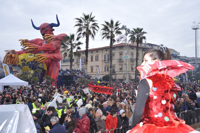 Ingrandisci la foto