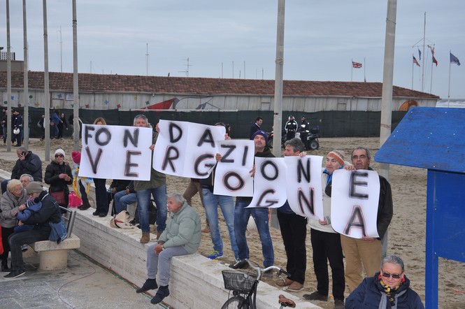 Ingrandisci la foto