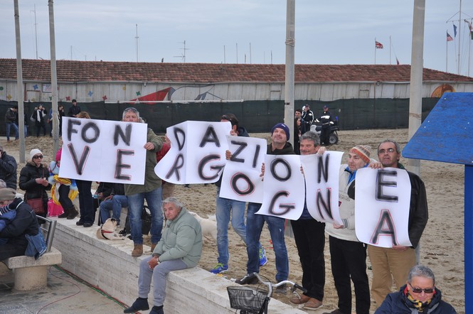 Ingrandisci la foto