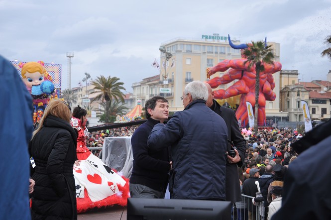 Ingrandisci la foto