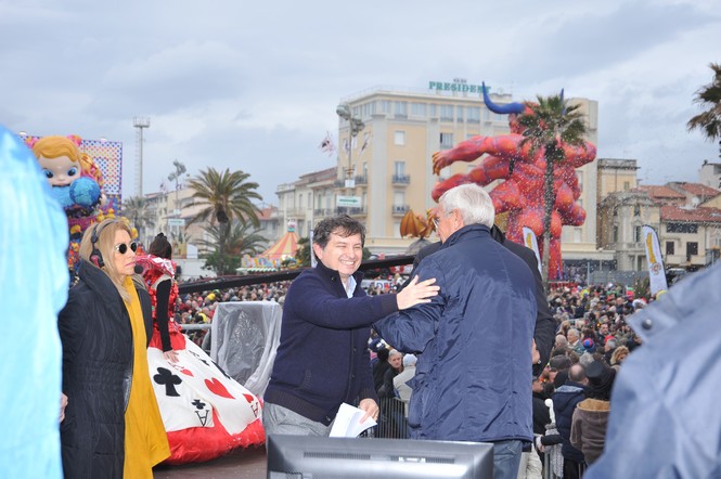 Ingrandisci la foto