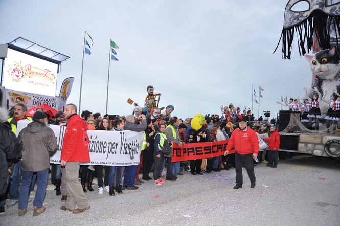 Ingrandisci la foto