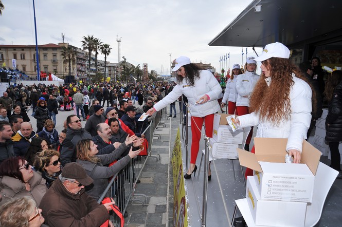 Ingrandisci la foto
