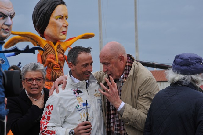 Ingrandisci la foto