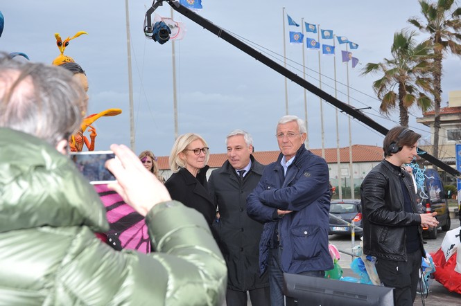 Ingrandisci la foto