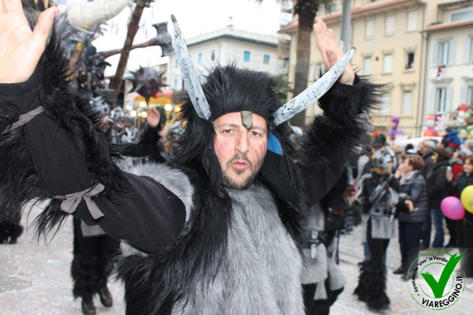Ingrandisci la foto