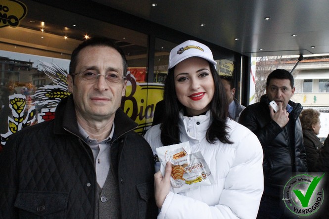 Ingrandisci la foto