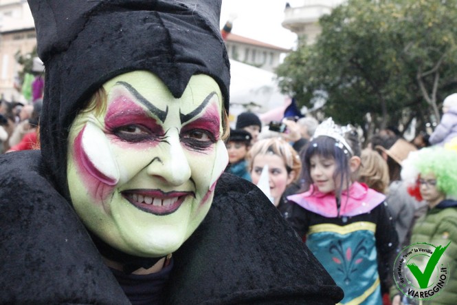 Ingrandisci la foto