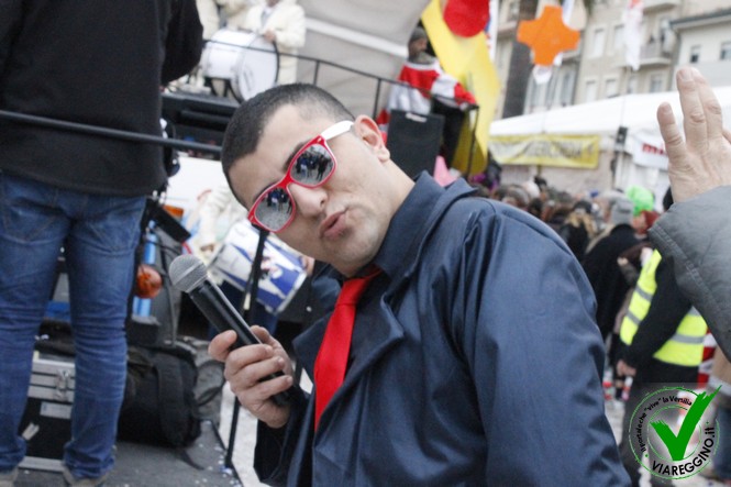 Ingrandisci la foto