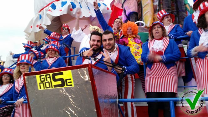 Ingrandisci la foto