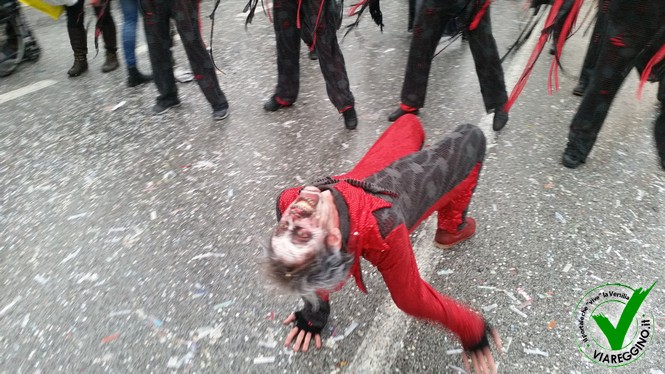 Ingrandisci la foto
