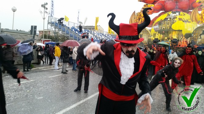 Ingrandisci la foto