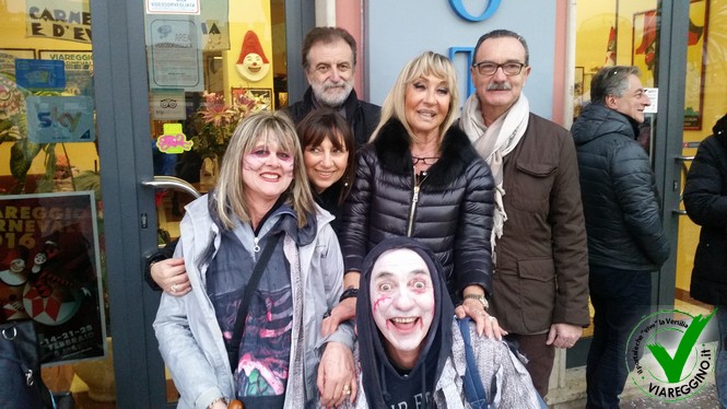 Ingrandisci la foto